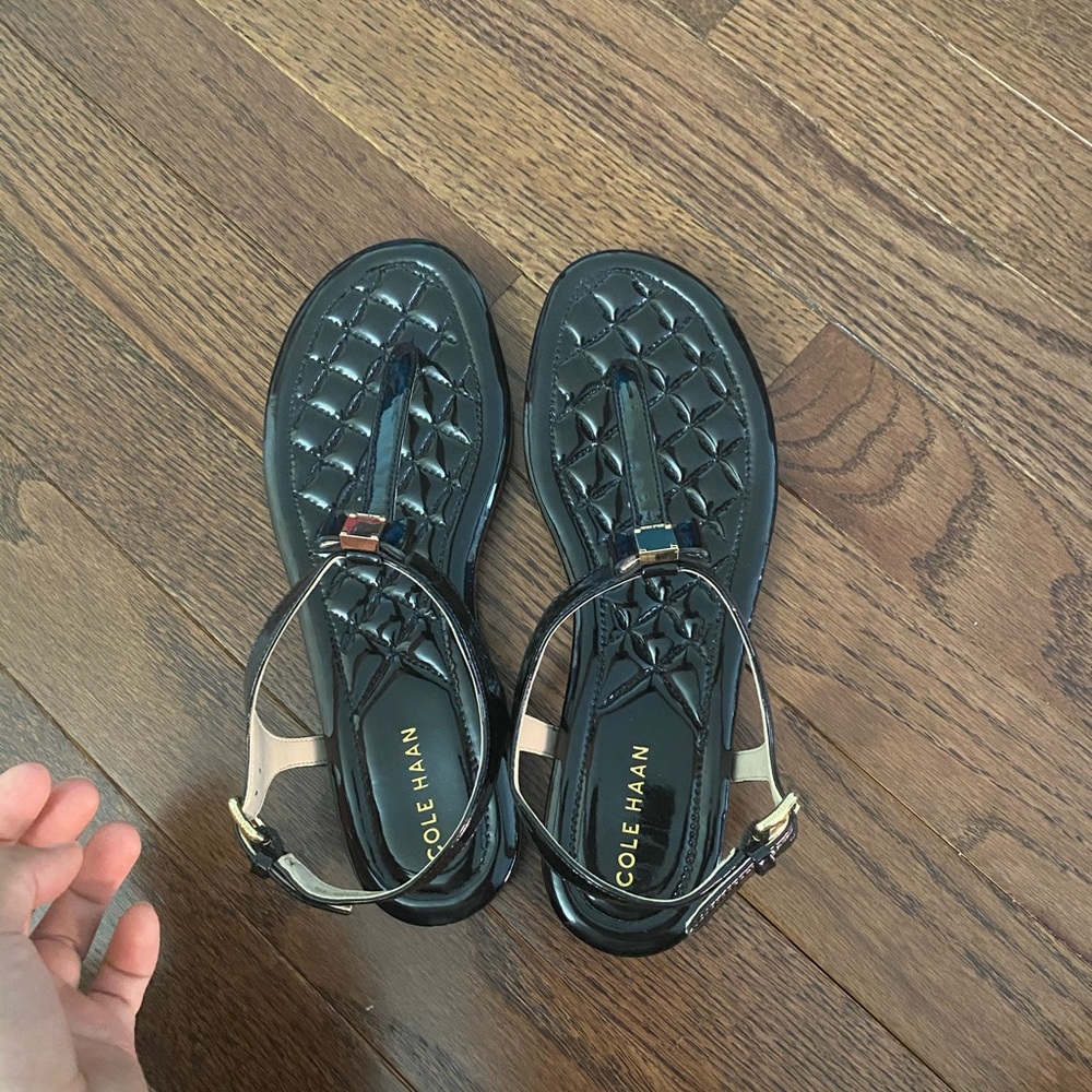 Cole haan thong sandal